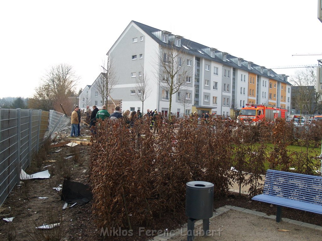 Gartenhaus in Koeln Vingst Nobelstr explodiert   P088.JPG